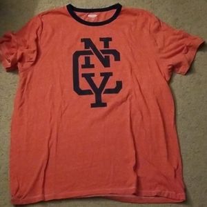 Old Navy t shirt